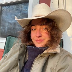 Meet your Posher, Nicole